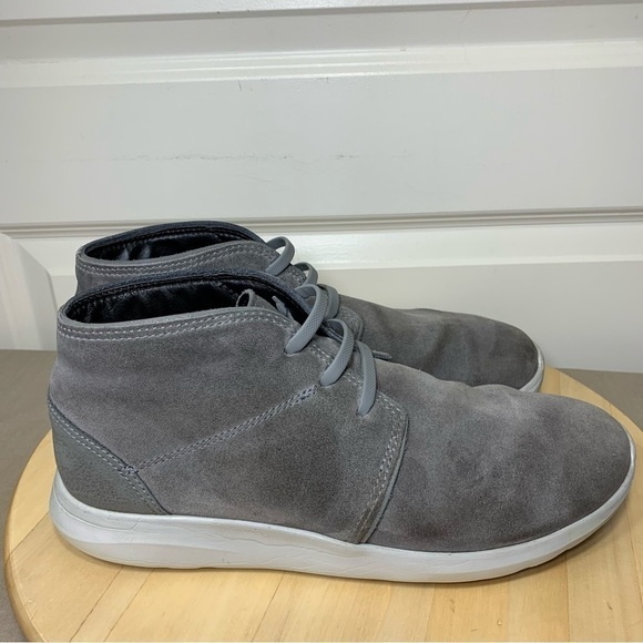 CROCS Kinsale Gray Chukka Suede Leather Triple Comfort Boots Slip On Shoes Sz 10 - Picture 12 of 15